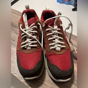 Safety women shoes 
Size 8.5
Steel  Toe
Merrell